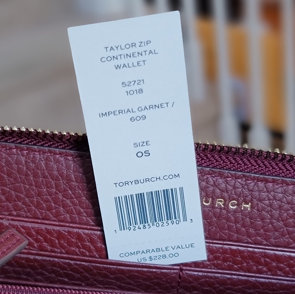 Tory Burch Taylor LG Zip Wallet Red - Picture 6 of 6